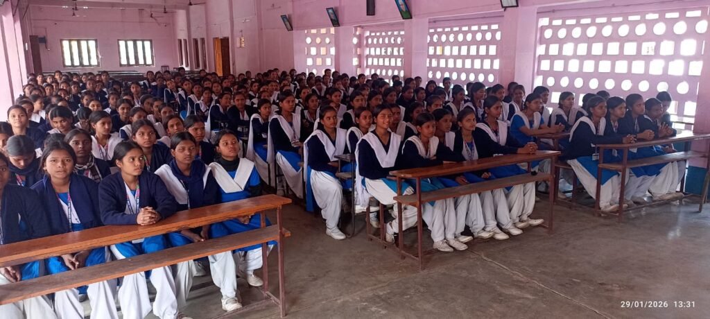 राष्ट्रीय बालिका दिवस सप्ताह एवं बाल विवाह मुक्त भारत अभियान के तहत् चित्रकला निबंध प्रतियोगिता कार्यक्रम का हुआ आयोजन राष्ट्रीय बालिका दिवस सप्ताह एवं बाल विवाह मुक्त भारत अभियान के तहत् चित्रकला निबंध प्रतियोगिता कार्यक्रम का हुआ आयोजन