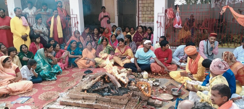 तेनुघाट में ब्रह्मलीन उर्मिला गुप्ता जी की प्रथम पुण्यतिथि पर सात दिवसीय महायज्ञ का समापन, हजारों ने ग्रहण किया प्रसाद तेनुघाट में ब्रह्मलीन उर्मिला गुप्ता जी की प्रथम पुण्यतिथि पर सात दिवसीय महायज्ञ का समापन, हजारों ने ग्रहण किया प्रसाद