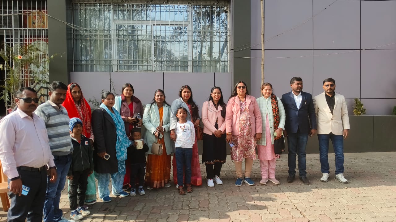 जिला परिषद लातेहार की टीम IIM बोधगया में प्रशिक्षण के लिए रवाना