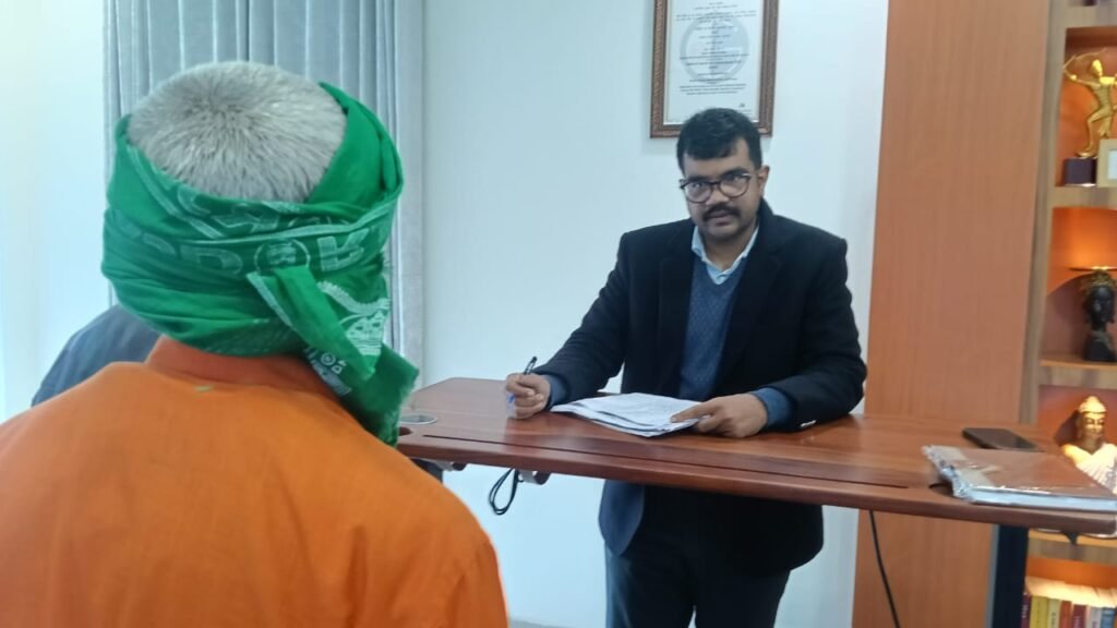 जन शिकायत निवारण में उपायुक्त ने सुनी ग्रामीणों की समस्याएं,त्वरित समाधान के दिए निर्देश