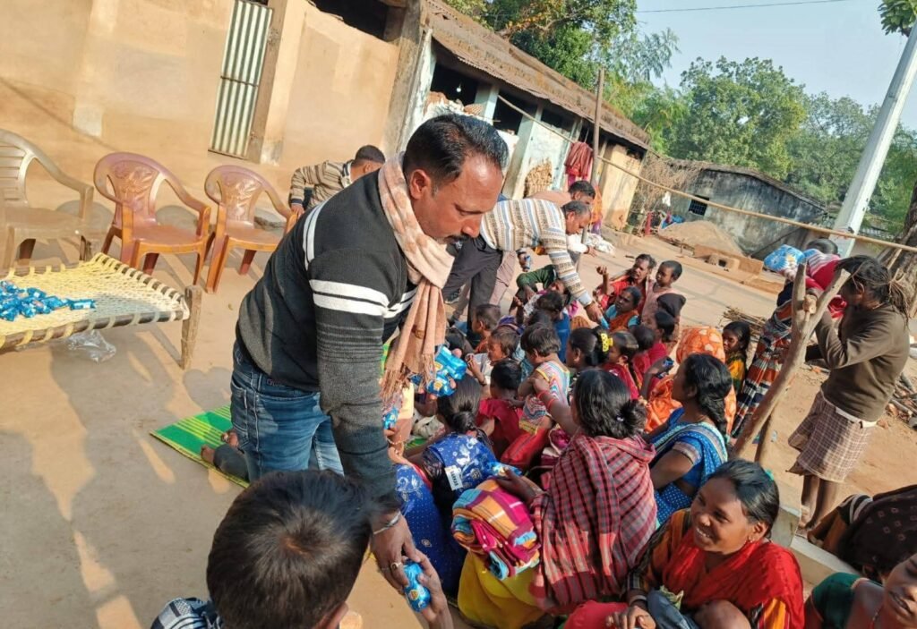 बिरहोर टांडा गोमिया सियारी पंचायत में यादव शक्ति संगठन,बेरमो की ओर से कंबल और खाद्य सामग्री वितरण बिरहोर टांडा गोमिया सियारी पंचायत में यादव शक्ति संगठन,बेरमो की ओर से कंबल और खाद्य सामग्री वितरण