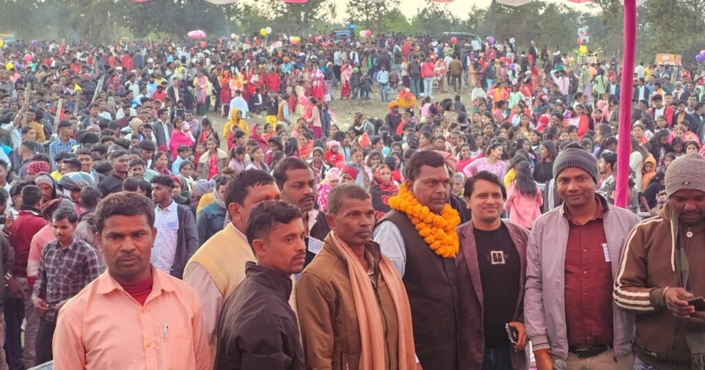 मकर संक्रांति पर धवैया पंचायत के पारंपरिक गोपो गोंधनीय मेला में उमड़ा जनसैलाब मकर संक्रांति पर धवैया पंचायत के पारंपरिक गोपो गोंधनीय मेला में उमड़ा जनसैलाब