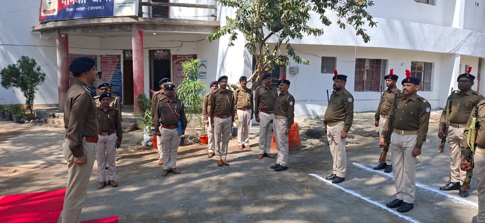 डीआईजी ने मनिका थाना एवं पलामू के मतगणना केंद्र का किया निरीक्षण, विधि- व्यवस्था सुदृढ़ रखने के दिए सख्त निर्देश डीआईजी ने मनिका थाना एवं पलामू के मतगणना केंद्र का किया निरीक्षण, विधि- व्यवस्था सुदृढ़ रखने के दिए सख्त निर्देश