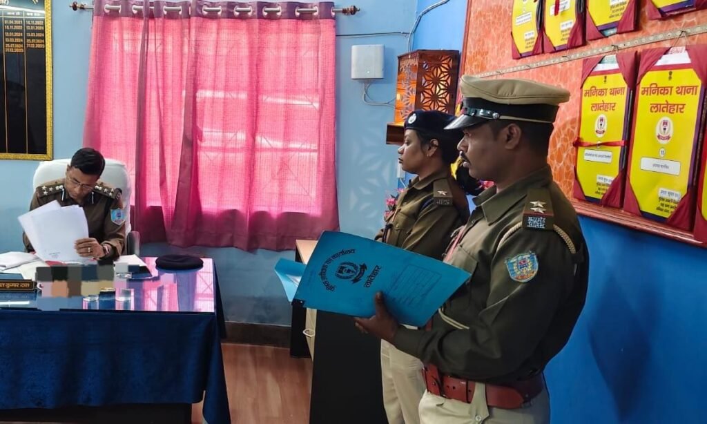 डीआईजी ने मनिका थाना एवं पलामू के मतगणना केंद्र का किया निरीक्षण, विधि- व्यवस्था सुदृढ़ रखने के दिए सख्त निर्देश