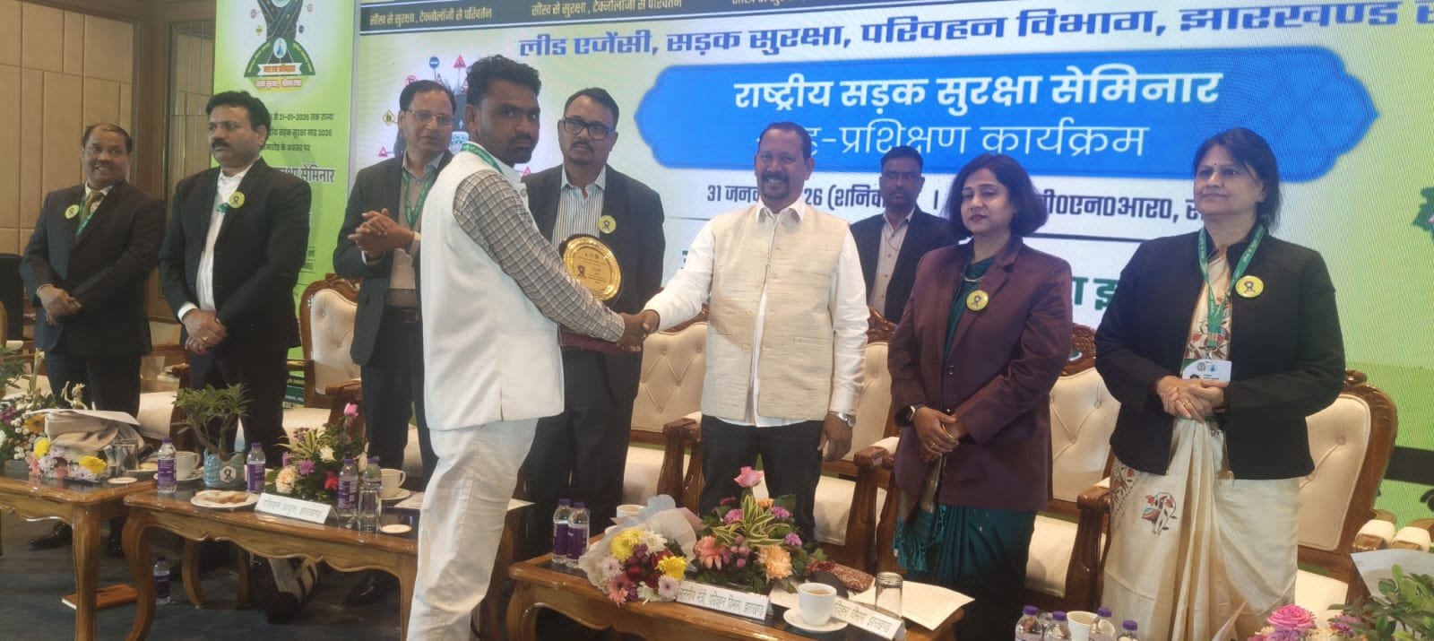 सड़क सुरक्षा कार्यक्रम में समाजसेवी अख्तर अंसारी सम्मानित सड़क सुरक्षा कार्यक्रम में समाजसेवी अख्तर अंसारी सम्मानित