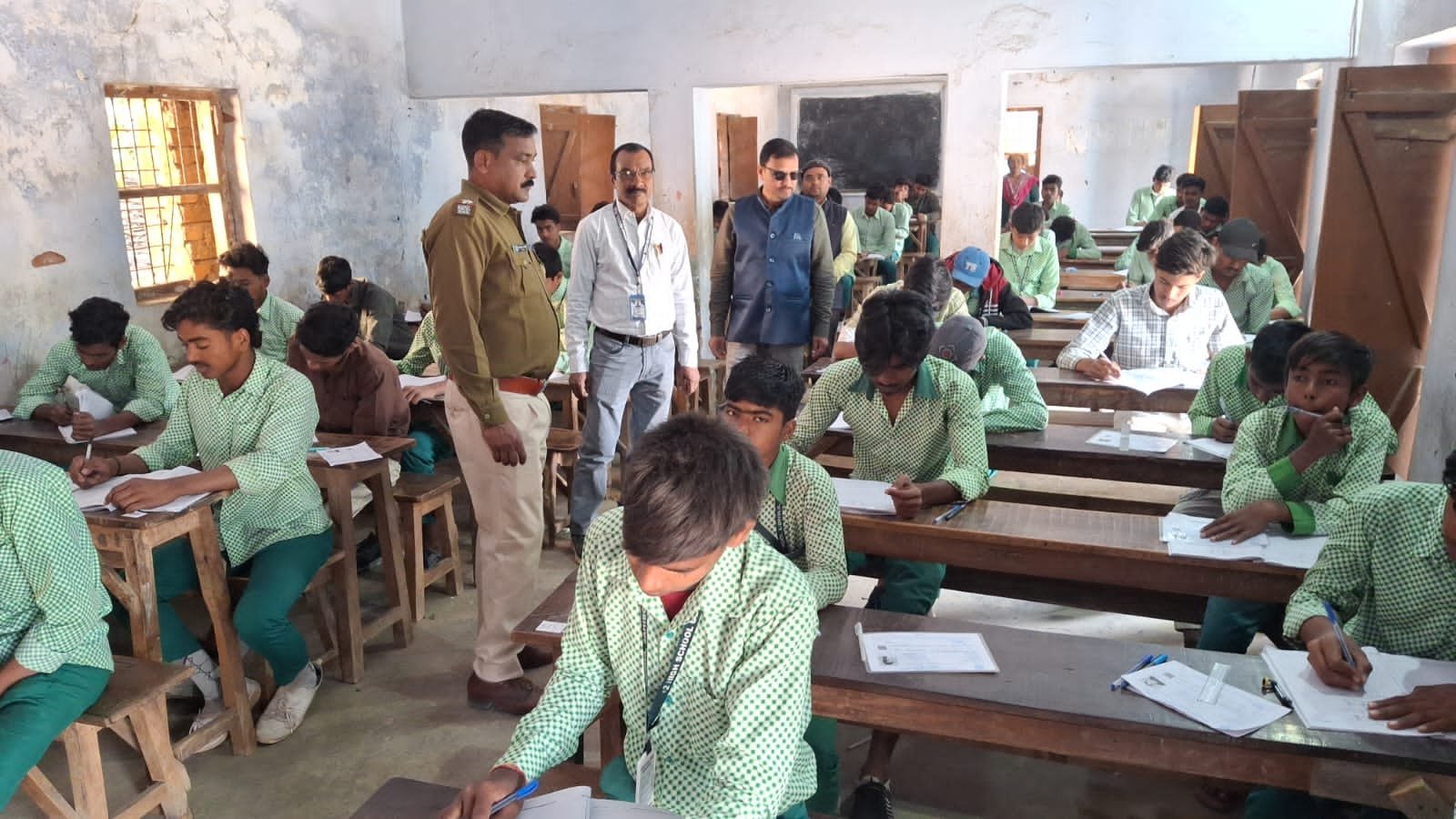 शांतिपूर्ण तरीके से हुई मैट्रिक एवं इंटरमीडिएट की परीक्षा शांतिपूर्ण तरीके से हुई मैट्रिक एवं इंटरमीडिएट की परीक्षा