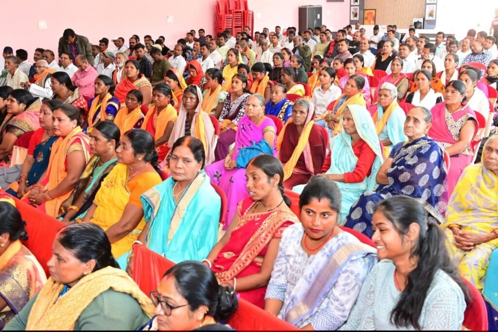 सीओ से सीएमओ तक भ्रष्टाचार की चेन बनी है: रघुवर दास सीओ से सीएमओ तक भ्रष्टाचार की चेन बनी है: रघुवर दास