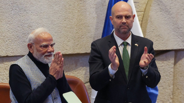 तेल अवीव पहुंचने पर प्रधानमंत्री मोदी का भव्य स्वागत, नेतन्याहू ने एयरपोर्ट पर की अगवानी