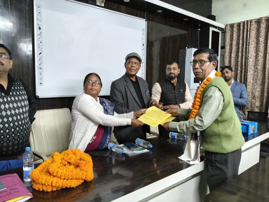 शिक्षा जगत के गौरवशाली अध्याय का सम्मान, सेवानिवृत्त शिक्षकों को दी गई गरिमामयी विदाई