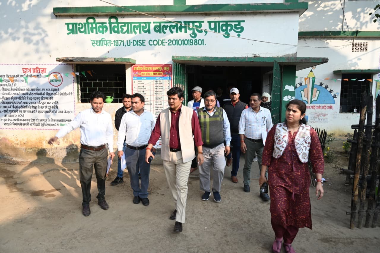 नगर निकाय चुनाव को लेकर जिला निर्वाचन पदाधिकारी एवं पुलिस अधीक्षक ने संवेदनशील मतदान केंद्रों का किया निरीक्षण नगर निकाय चुनाव को लेकर जिला निर्वाचन पदाधिकारी एवं पुलिस अधीक्षक ने संवेदनशील मतदान केंद्रों का किया निरीक्षण