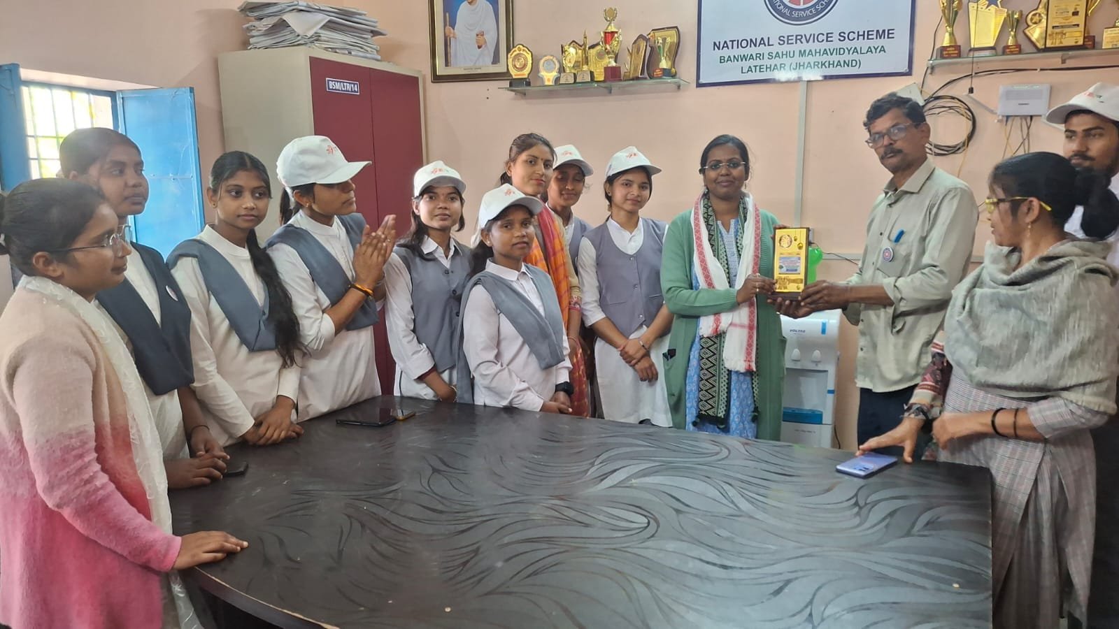 बनवारी शाहू महाविद्यालय में ईएलपी कार्यक्रम का समापन बनवारी शाहू महाविद्यालय में ईएलपी कार्यक्रम का समापन