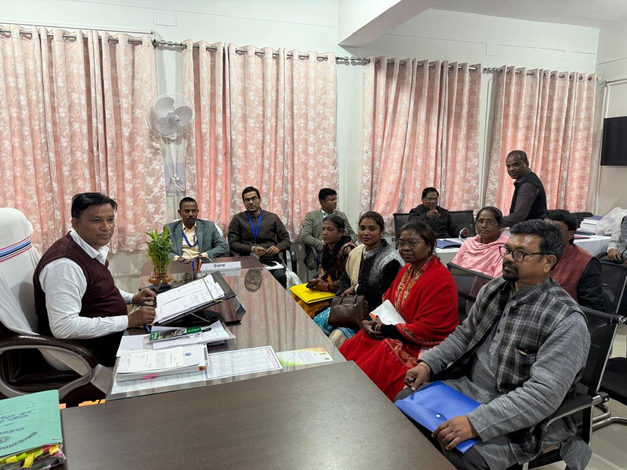 नगरपालिका आम निर्वाचन–2026 को लेकर अध्यक्ष पद के अभ्यर्थियों के साथ बैठक आयोजित नगरपालिका आम निर्वाचन–2026 को लेकर अध्यक्ष पद के अभ्यर्थियों के साथ बैठक आयोजित
