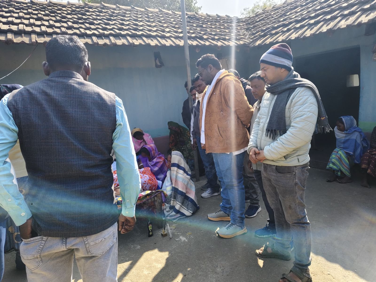 झामुमो युवा नेता विकास मुर्मू पहुँचे खांडोकाटा, प्रखंड उपाध्यक्ष धानो मरांडी की माताजी के निधन पर जताया शोक झामुमो युवा नेता विकास मुर्मू पहुँचे खांडोकाटा, प्रखंड उपाध्यक्ष धानो मरांडी की माताजी के निधन पर जताया शोक