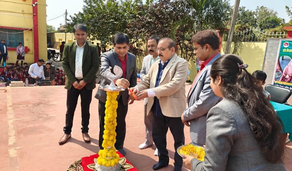डीएवी पब्लिक स्कूल में फाइलेरिया मुक्ति अभियान का शुभारंभ डीएवी पब्लिक स्कूल में फाइलेरिया मुक्ति अभियान का शुभारंभ