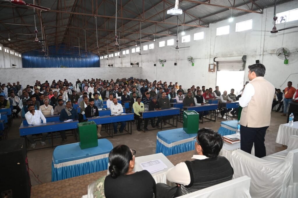 नगरपालिका आम निर्वाचन 2026 को लेकर मतदान दल के पदाधिकारियों को प्रशिक्षण