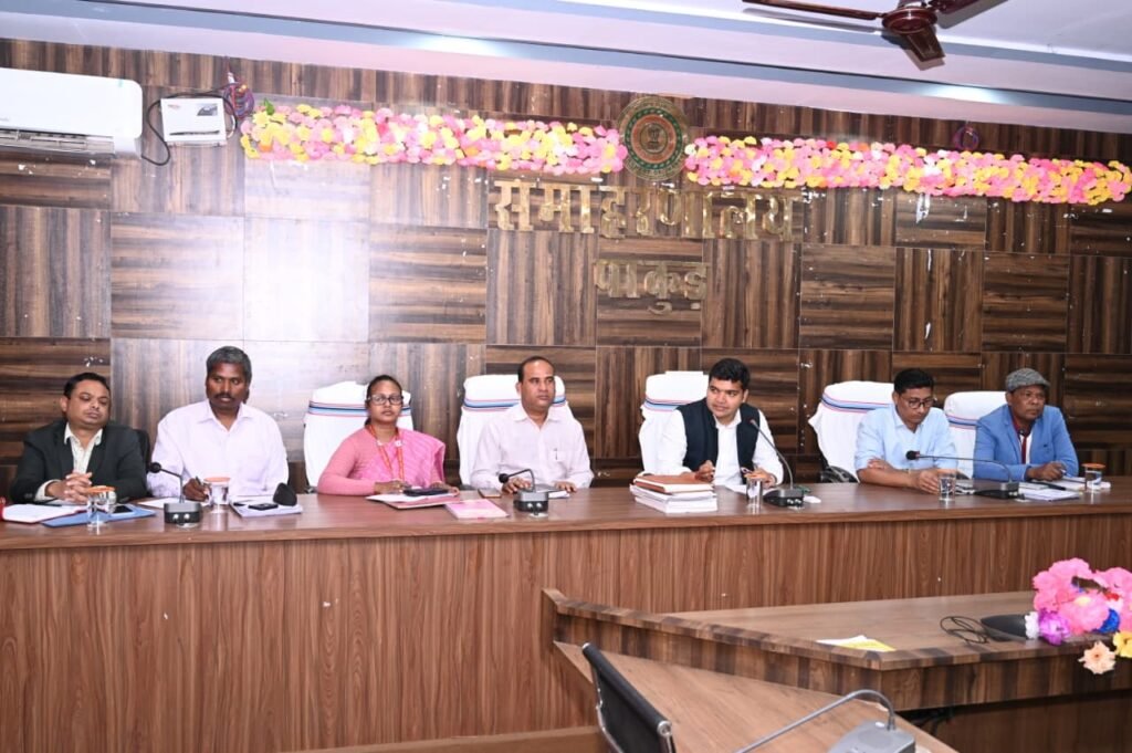 जिला निर्वाचन पदाधिकारी (नगरपालिका) ने व्यय कोषांग के पदाधिकारियों एवं शहरी बैंक प्रतिनिधियों के साथ की बैठक जिला निर्वाचन पदाधिकारी (नगरपालिका) ने व्यय कोषांग के पदाधिकारियों एवं शहरी बैंक प्रतिनिधियों के साथ की बैठक