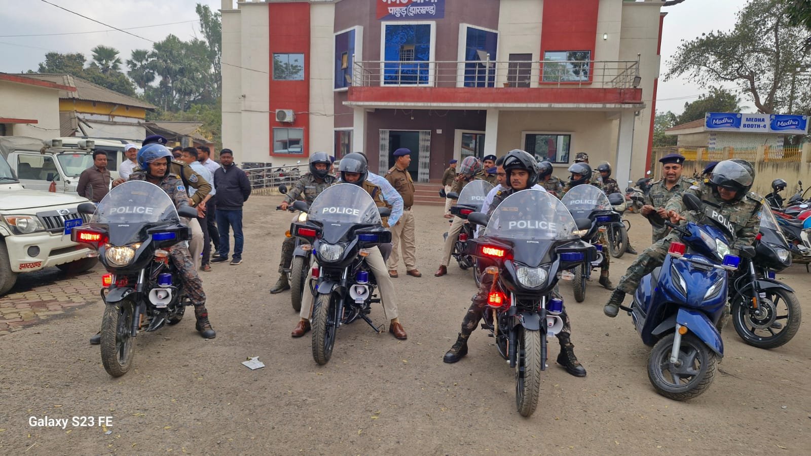 नगरपालिका चुनाव को लेकर शहर में फ्लैग मार्च, शांति एवं निष्पक्ष मतदान का संदेश