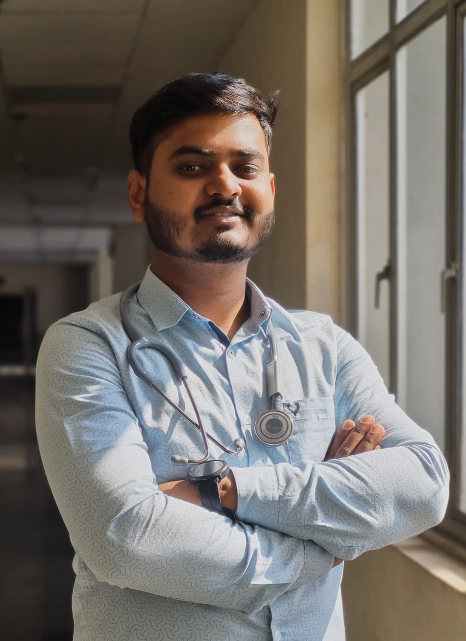 एमबीबीएस की पढ़ाई पूरी कर गोमिया लौटा क्षेत्र का बेटा,युवाओं को दिया प्रेरणा संदेश