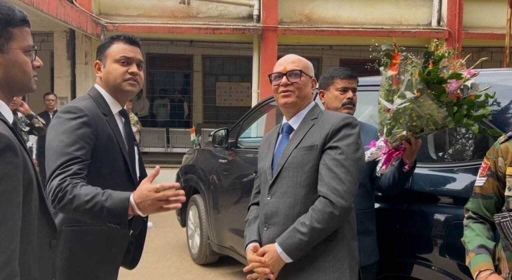 लातेहार सिविल कोर्ट का मुख्य न्यायाधीश ने किया निरीक्षण, न्यायिक कार्यों व सुविधाओं की ली समीक्षा