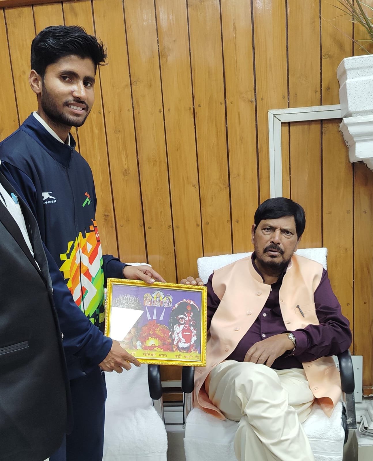 हरिमोहन सिंह को केंद्रीय राज्य मंत्री रामदास आठवले ने किया सम्मानित हरिमोहन सिंह को केंद्रीय राज्य मंत्री रामदास आठवले ने किया सम्मानित