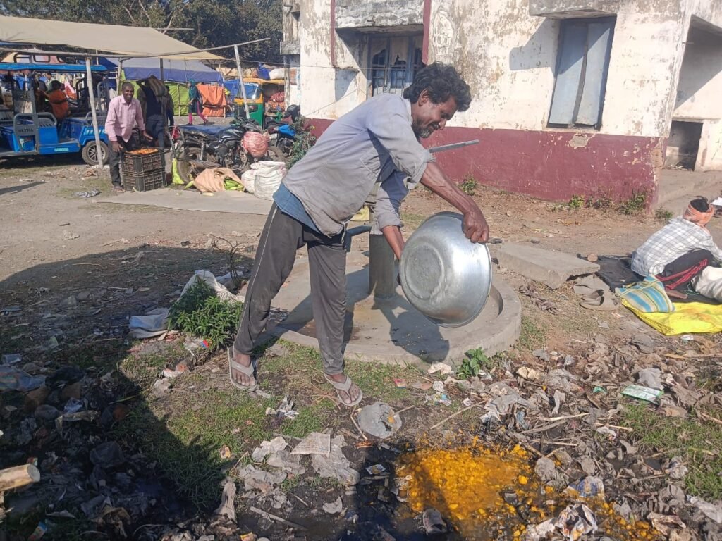 jharkhand news:पाकुड़ में होली से पहले खाद्य प्रतिष्ठानों पर औचक छापेमारी jharkhand news:पाकुड़ में होली से पहले खाद्य प्रतिष्ठानों पर औचक छापेमारी