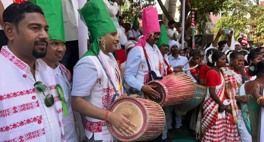 सरहुल पर्व पर उपायुक्त व पुलिस अधीक्षक ने दी शुभकामनाएं, शांतिपूर्ण उत्सव की अपील