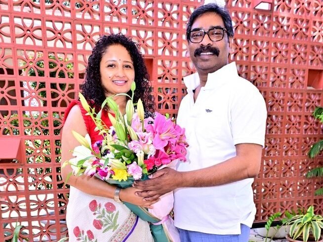 रांची:मुख्यमंत्री ने विधायक कल्पना सोरेन को जन्मदिन की दी शुभकामनाएं रांची:मुख्यमंत्री ने विधायक कल्पना सोरेन को जन्मदिन की दी शुभकामनाएं