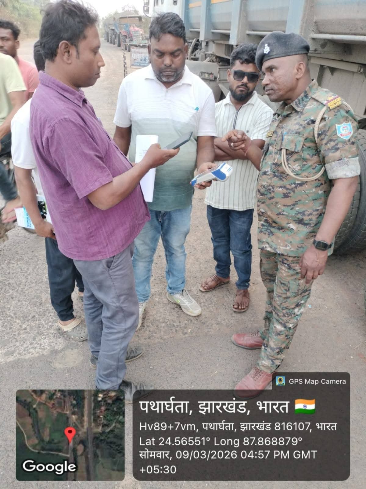 पाकुड़ में वाहन जांच अभियान तेज, पत्थरघट्टा चेकपोस्ट पर परिवहन विभाग व पुलिस की कार्रवाई पाकुड़ में वाहन जांच अभियान तेज, पत्थरघट्टा चेकपोस्ट पर परिवहन विभाग व पुलिस की कार्रवाई