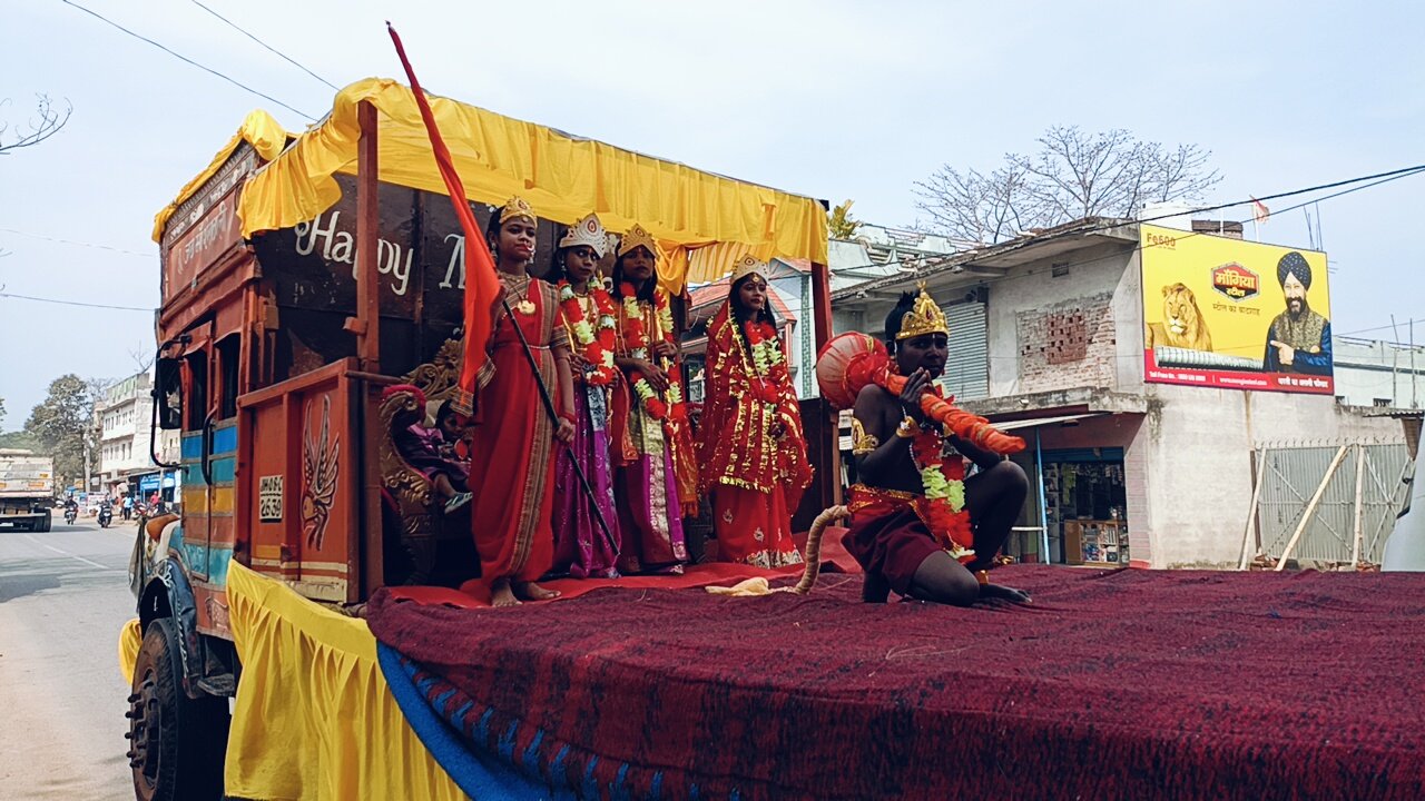 हिंदू नववर्ष पर नवडीहा में भव्य झांकी जुलूस, भक्ति में डूबा क्षेत्र