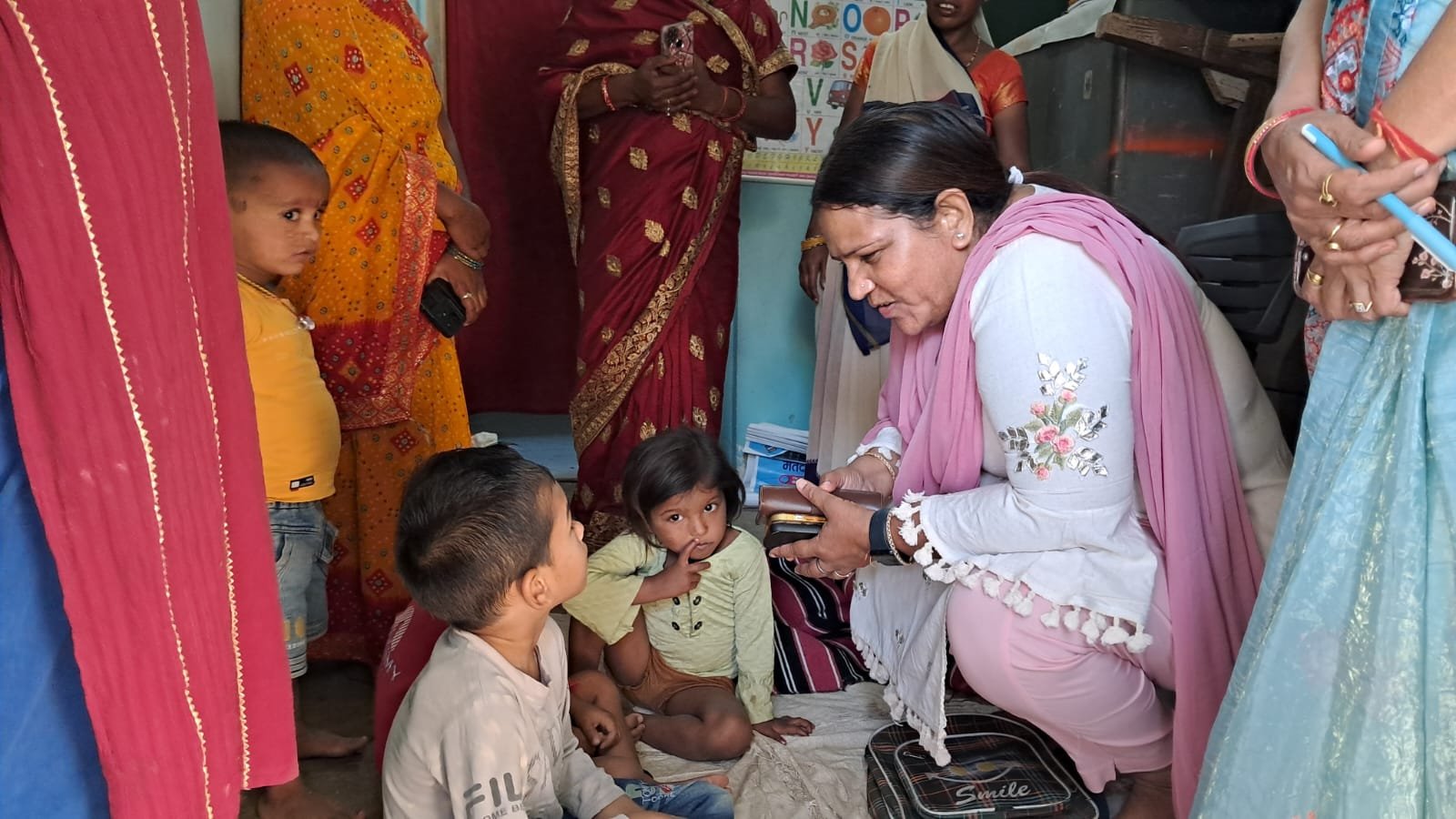 आंगनबाड़ी केन्द्रों की स्थिति में लाएं सुधार : कमिश्नर,बच्चों की उपस्थिति बढ़ाने व स्वच्छता सुनिश्चित करने के दिए सख्त निर्देश आंगनबाड़ी केन्द्रों की स्थिति में लाएं सुधार : कमिश्नर,बच्चों की उपस्थिति बढ़ाने व स्वच्छता सुनिश्चित करने के दिए सख्त निर्देश