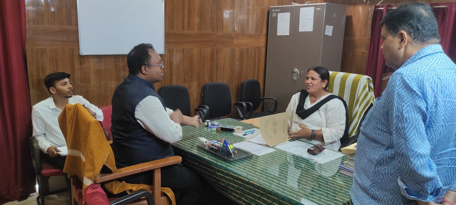 निबंधन कार्य में पारदर्शिता व समयबद्धता सुनिश्चित करें: आयुक्त निबंधन कार्य में पारदर्शिता व समयबद्धता सुनिश्चित करें: आयुक्त