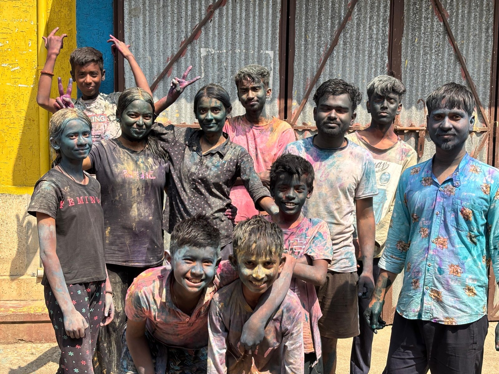 Holi:गोमिया के शहरी क्षेत्रों में धूमधाम और शांतिपूर्ण माहौल में मनाई गई होली Holi:गोमिया के शहरी क्षेत्रों में धूमधाम और शांतिपूर्ण माहौल में मनाई गई होली