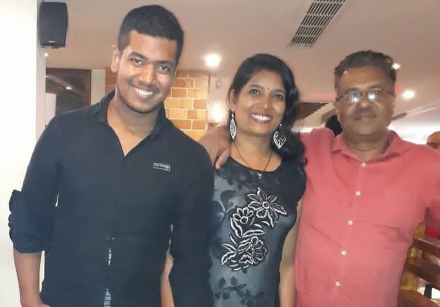 बिपुल गुप्ता ने रचा इतिहास: UPSC में 103वीं रैंक हासिल कर बने IAS, चटकपुर में जश्न का माहौल बिपुल गुप्ता ने रचा इतिहास: UPSC में 103वीं रैंक हासिल कर बने IAS, चटकपुर में जश्न का माहौल