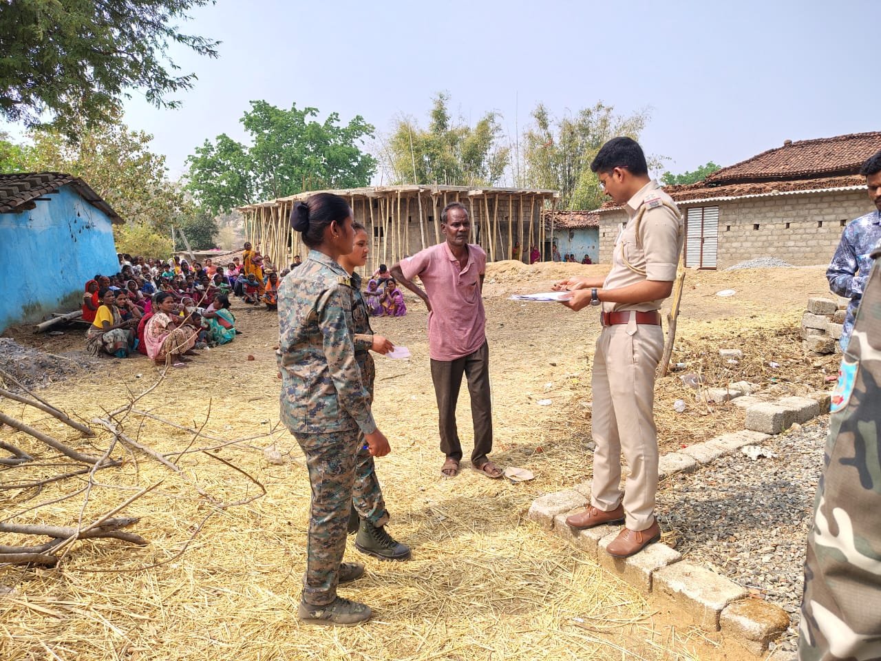 हालमाटी गांव में युवक ने फांसी लगाकर की आत्महत्या, जांच में जुटी पुलिस हालमाटी गांव में युवक ने फांसी लगाकर की आत्महत्या, जांच में जुटी पुलिस