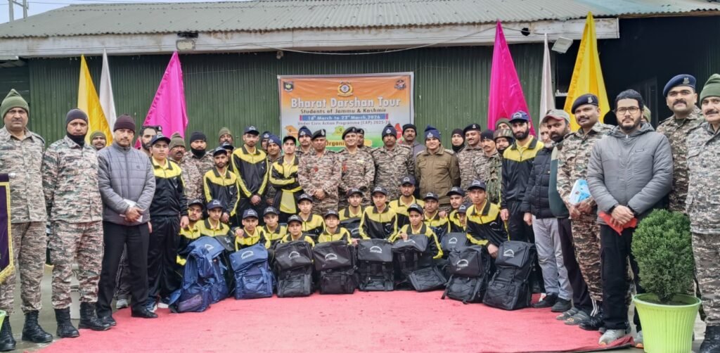 CRPF की पहल: कश्मीर के छात्रों के लिए ‘भारत दर्शन’ यात्रा, 29वीं बटालियन ने दिखाई नई राह CRPF की पहल: कश्मीर के छात्रों के लिए ‘भारत दर्शन’ यात्रा, 29वीं बटालियन ने दिखाई नई राह