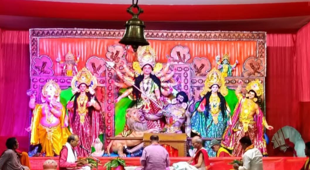 गोमिया क्षेत्र के दुर्गा मंदिरों में महाअष्टमी को पूजा अर्चना करने के लिए श्रद्धालुओं की भीड़ उमड़ी गोमिया क्षेत्र के दुर्गा मंदिरों में महाअष्टमी को पूजा अर्चना करने के लिए श्रद्धालुओं की भीड़ उमड़ी