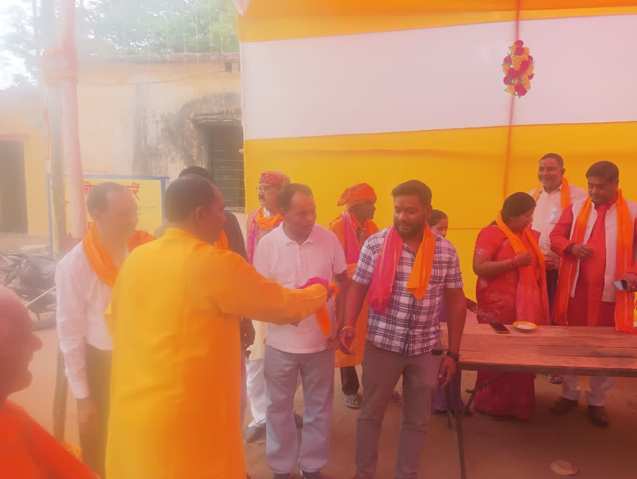 मनिका में रामनवमी का जुलूस शांतिपूर्ण संपन्न, थाना इंस्पेक्टर और थाना प्रभारी ने संभाला कमान मनिका में रामनवमी का जुलूस शांतिपूर्ण संपन्न, थाना इंस्पेक्टर और थाना प्रभारी ने संभाला कमान
