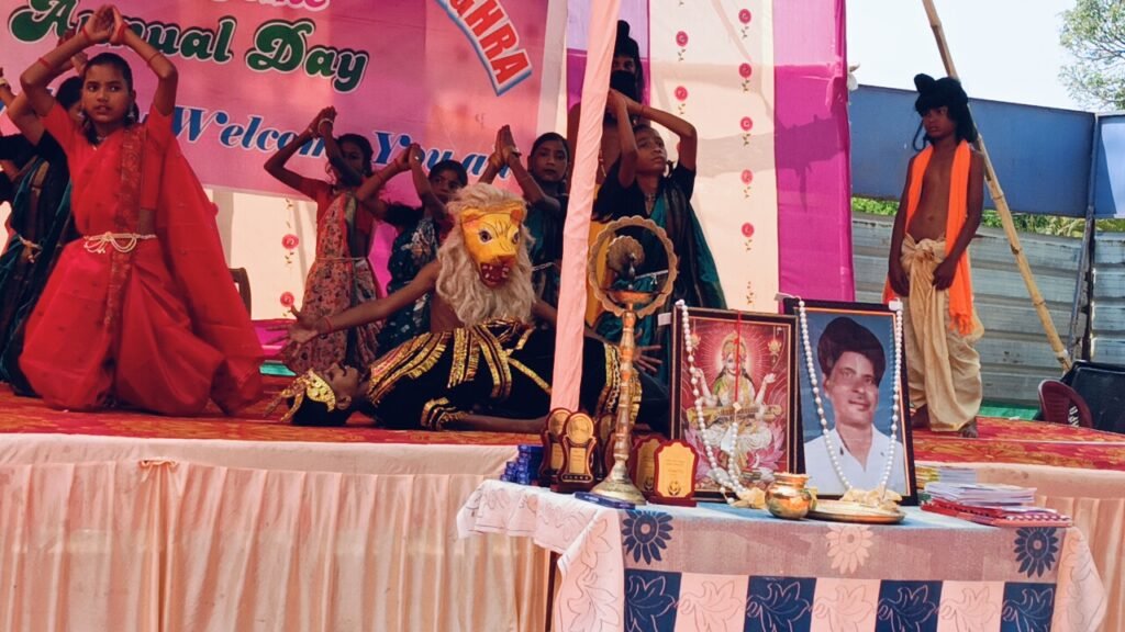 गोपाल साहू पब्लिक स्कूल घाघरा में वार्षिक उत्सव धूमधाम से आयोजित, प्रखंड प्रमुख व दिशा सदस्य हुए शामिल