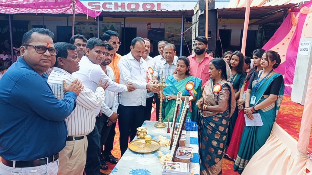 गोपाल साहू पब्लिक स्कूल घाघरा में वार्षिक उत्सव धूमधाम से आयोजित, प्रखंड प्रमुख व दिशा सदस्य हुए शामिल