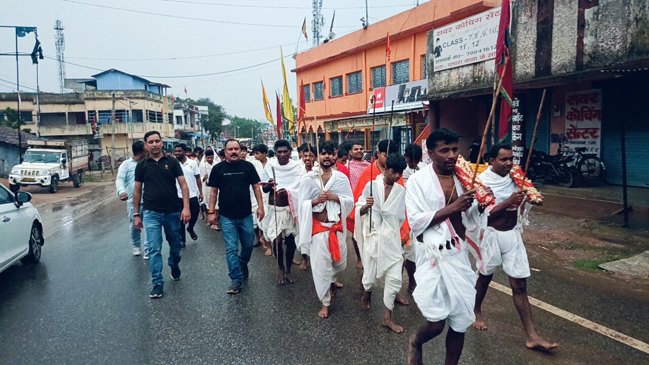 हापामुनी गांव में चल रहे मंडा मेला:सैकड़ों भोक्ताओं ने घाघरा में निकाला भव्य नगर भ्रमण,लोगों ने किया स्वागत हापामुनी गांव में चल रहे मंडा मेला:सैकड़ों भोक्ताओं ने घाघरा में निकाला भव्य नगर भ्रमण,लोगों ने किया स्वागत