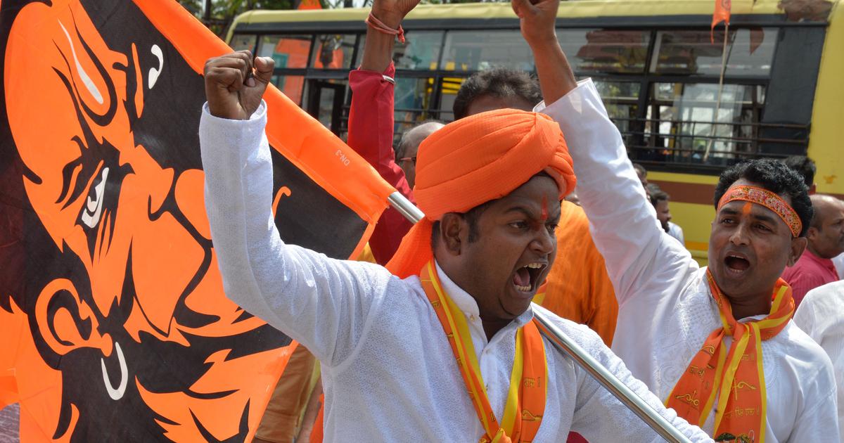 घाघरा में रामनवमी पर अखाड़ों का शानदार प्रदर्शन, आकर्षक झांकियों ने मोहा मन घाघरा में रामनवमी पर अखाड़ों का शानदार प्रदर्शन, आकर्षक झांकियों ने मोहा मन