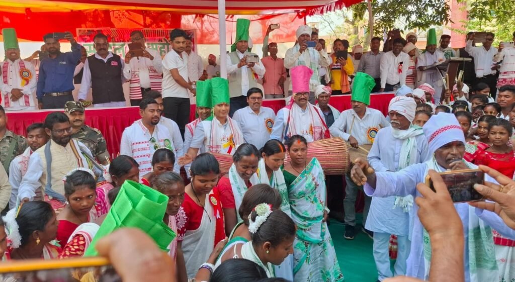 सरहुल पर्व पर उपायुक्त व पुलिस अधीक्षक ने दी शुभकामनाएं, शांतिपूर्ण उत्सव की अपील