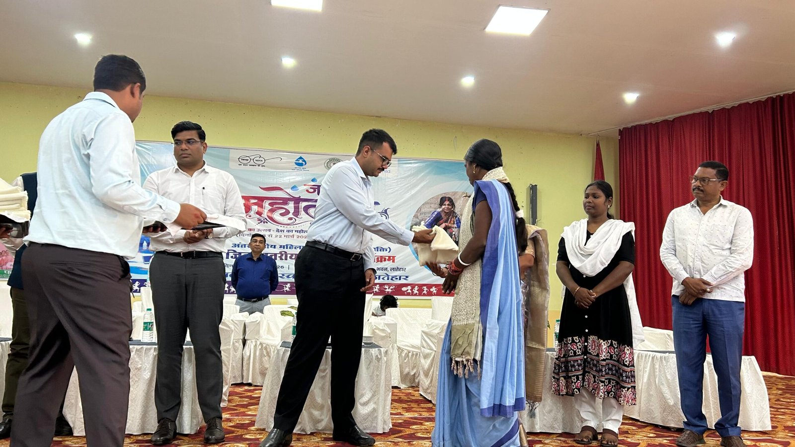अंतरराष्ट्रीय महिला दिवस पर “नीर नारी शक्ति” थीम के साथ जिला स्तरीय कार्यक्रम आयोजित अंतरराष्ट्रीय महिला दिवस पर “नीर नारी शक्ति” थीम के साथ जिला स्तरीय कार्यक्रम आयोजित