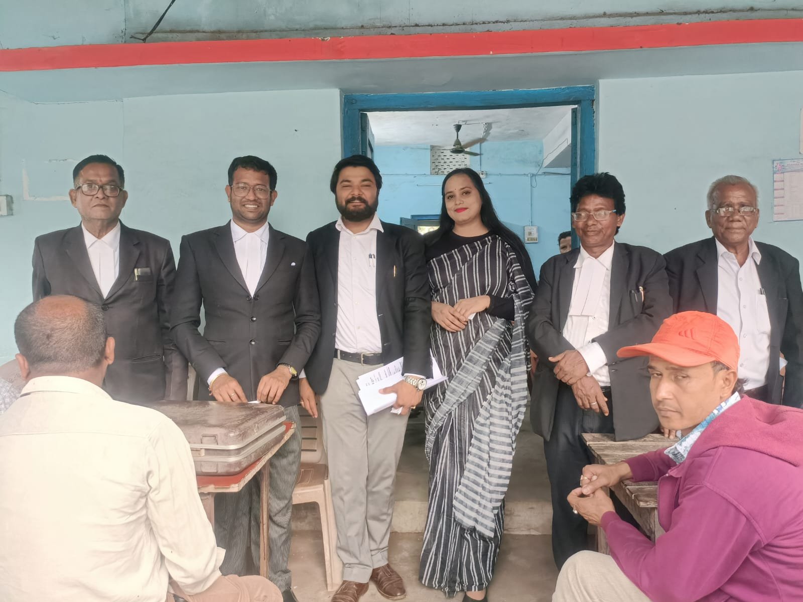 झारखंड बार काउंसिल चुनाव को लेकर अधिवक्ताओं ने तेनुघाट में किया जनसंपर्क झारखंड बार काउंसिल चुनाव को लेकर अधिवक्ताओं ने तेनुघाट में किया जनसंपर्क