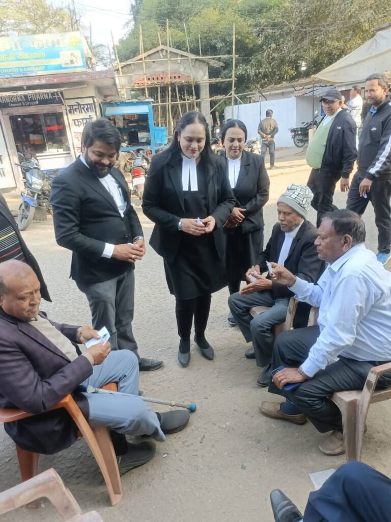 झारखंड बार काउंसिल चुनाव को लेकर अधिवक्ताओं ने तेनुघाट में किया जनसंपर्क झारखंड बार काउंसिल चुनाव को लेकर अधिवक्ताओं ने तेनुघाट में किया जनसंपर्क