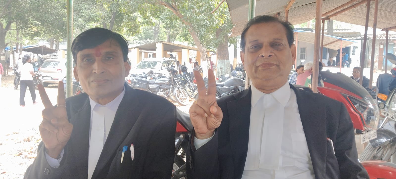 तेनुघाट में बार काउंसिल चुनाव को लेकर वकील महतो के पक्ष में प्रचार तेज तेनुघाट में बार काउंसिल चुनाव को लेकर वकील महतो के पक्ष में प्रचार तेज