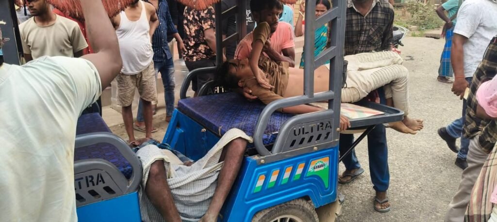 लकड़ी लदा भुटभुटी और टोटो की जोरदार टक्कर,दो लोगों की घटनास्थल पर मौत लकड़ी लदा भुटभुटी और टोटो की जोरदार टक्कर,दो लोगों की घटनास्थल पर मौत