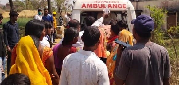 Palamu:पलामू में शादी का भोज पड़ा भारी,फूड प्वाइजनिंग से 100 से ज्यादा ग्रामीण बीमार Palamu:पलामू में शादी का भोज पड़ा भारी,फूड प्वाइजनिंग से 100 से ज्यादा ग्रामीण बीमार