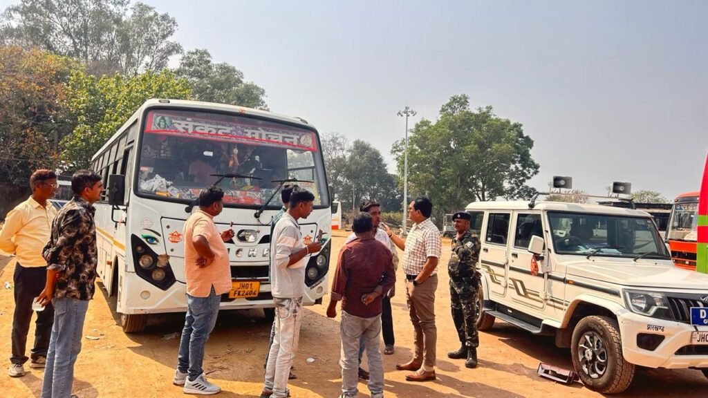 गुमला में DTO का बड़ा एक्शन: नाबालिग छात्रों से चलवाई जा रही बाइक-स्कूटी जब्त, अभिभावकों को दी कड़ी चेतावनी