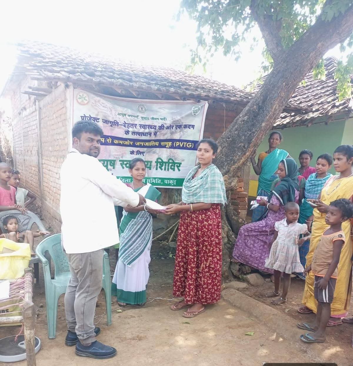 लिट्टीपाड़ा में स्वास्थ्य जागरूकता अभियान,महिलाओं को स्वच्छता और सुरक्षा का संदेश लिट्टीपाड़ा में स्वास्थ्य जागरूकता अभियान,महिलाओं को स्वच्छता और सुरक्षा का संदेश